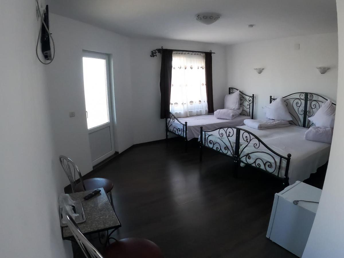 بياترا نام Motel Aris Meridian المظهر الخارجي الصورة