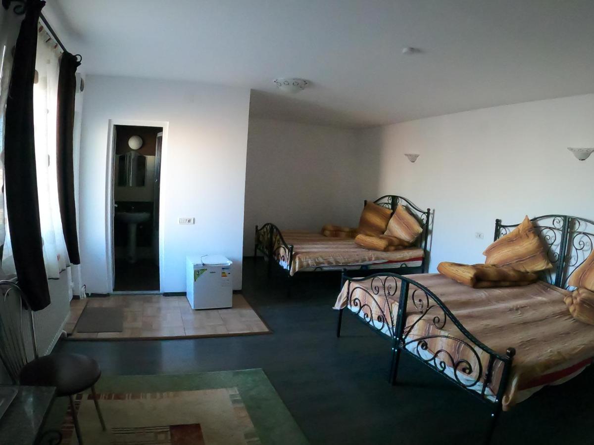 بياترا نام Motel Aris Meridian المظهر الخارجي الصورة