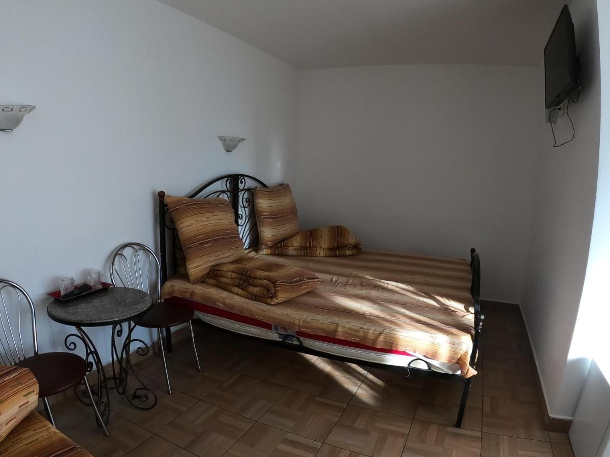 بياترا نام Motel Aris Meridian المظهر الخارجي الصورة