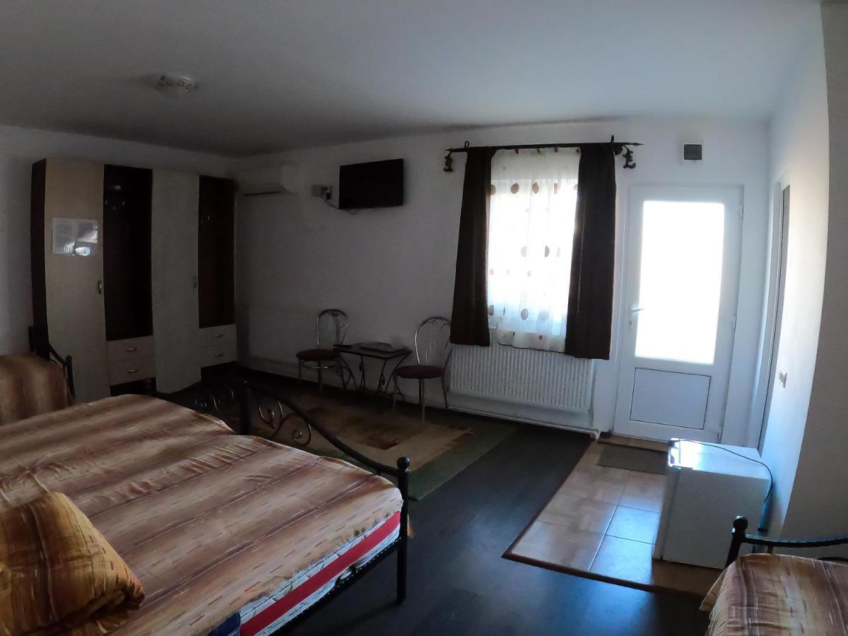 بياترا نام Motel Aris Meridian المظهر الخارجي الصورة
