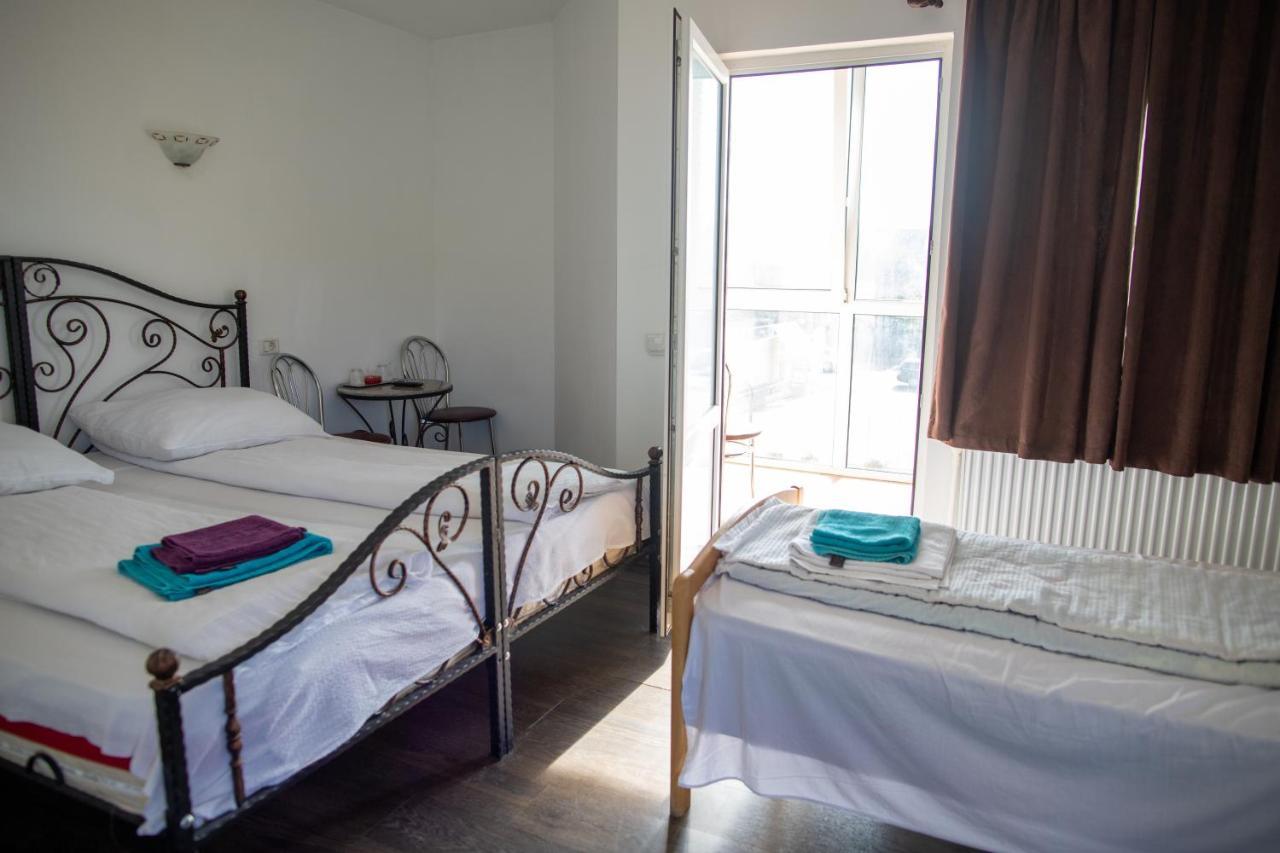 بياترا نام Motel Aris Meridian المظهر الخارجي الصورة