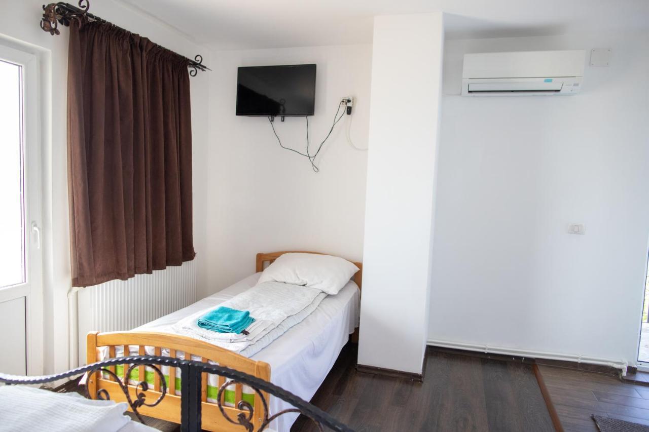 بياترا نام Motel Aris Meridian المظهر الخارجي الصورة