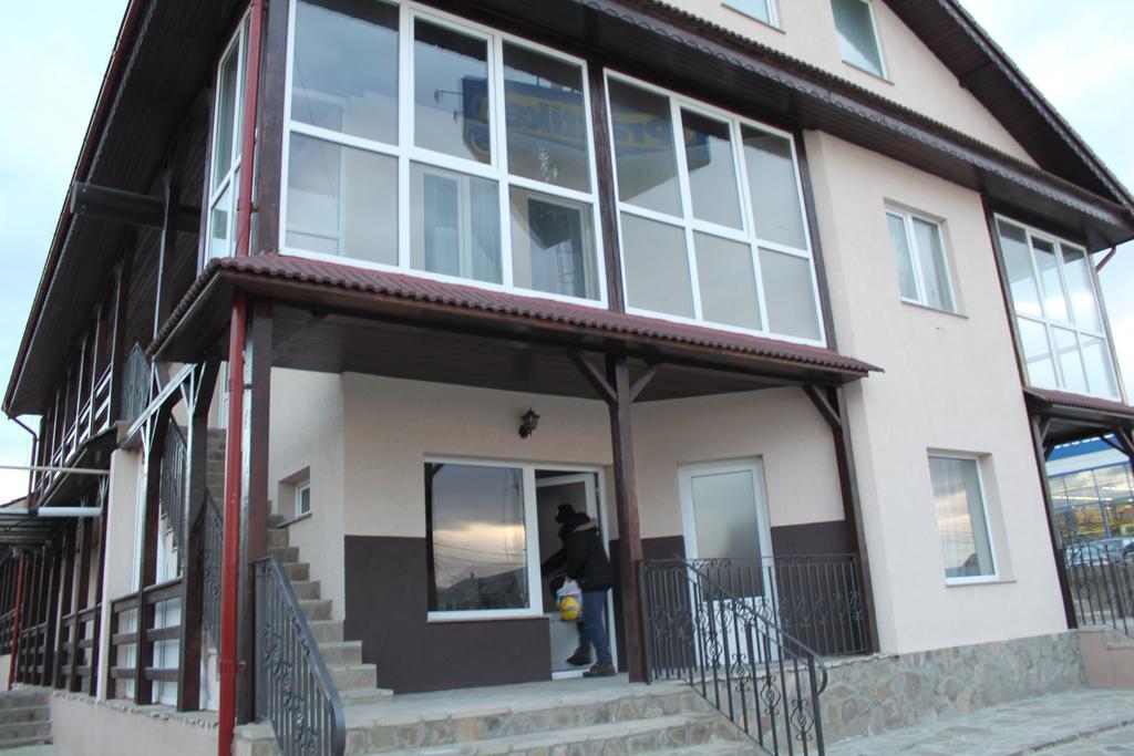 بياترا نام Motel Aris Meridian المظهر الخارجي الصورة