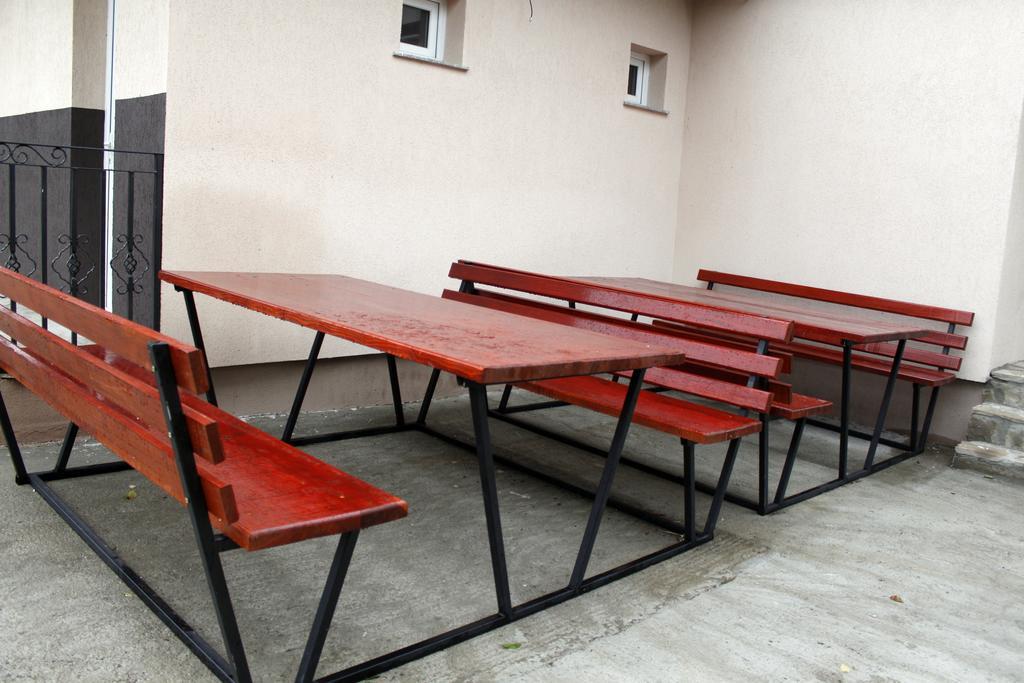 بياترا نام Motel Aris Meridian المظهر الخارجي الصورة
