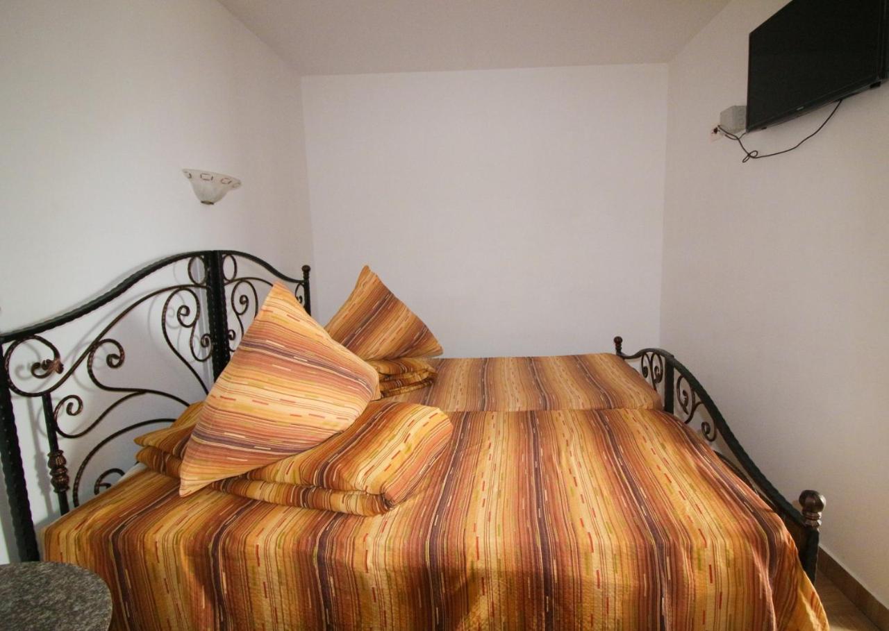 بياترا نام Motel Aris Meridian المظهر الخارجي الصورة