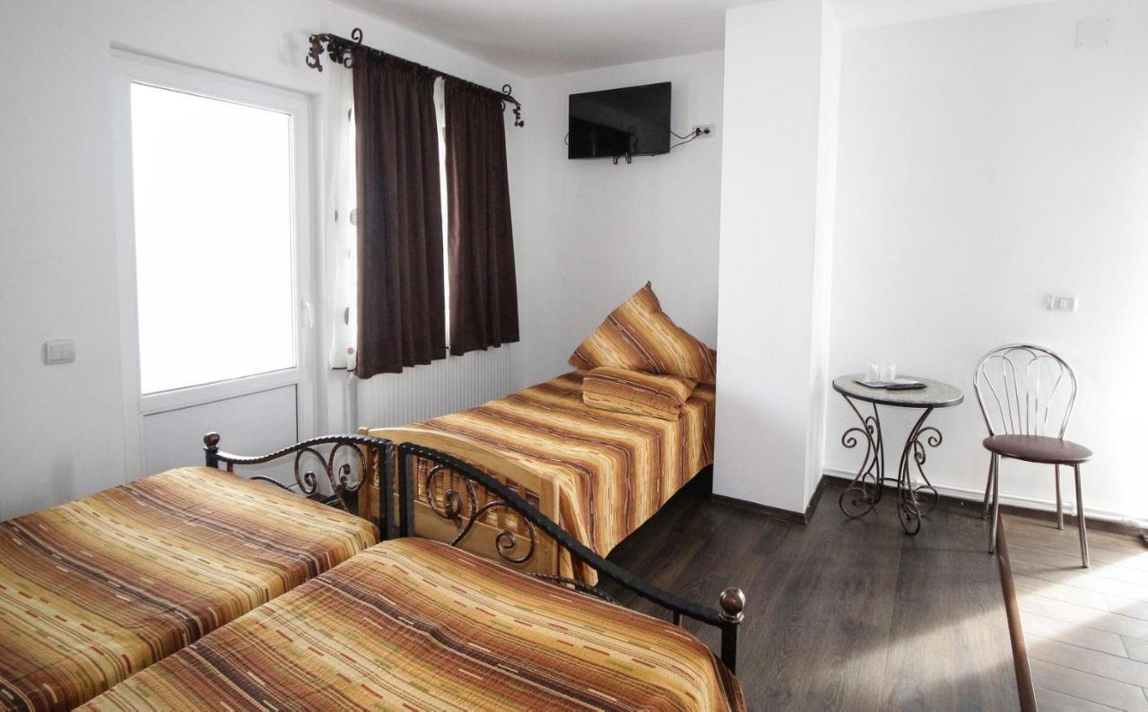 بياترا نام Motel Aris Meridian المظهر الخارجي الصورة