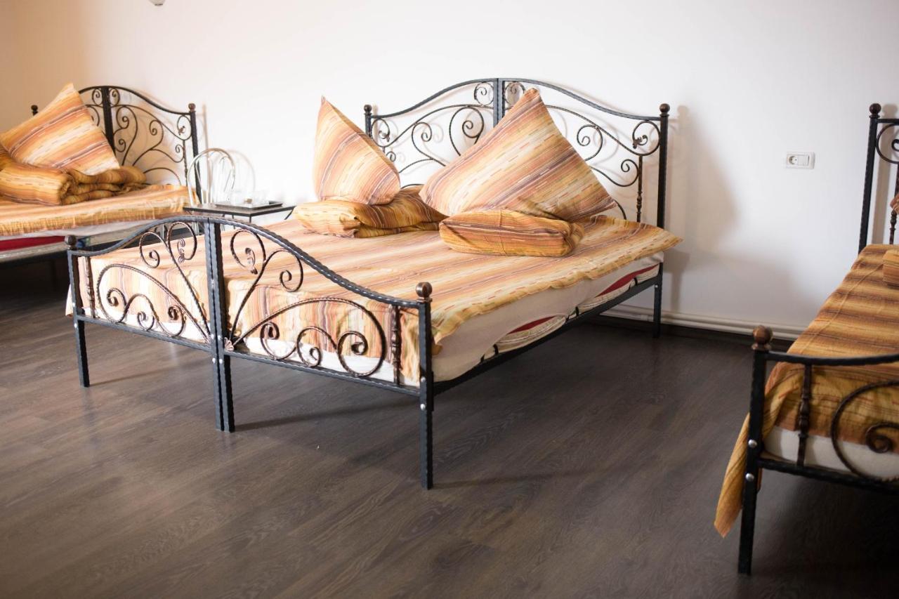 بياترا نام Motel Aris Meridian المظهر الخارجي الصورة